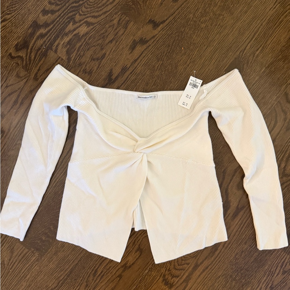 Abercrombie & Fitch Off the Shoulder twist sweater top